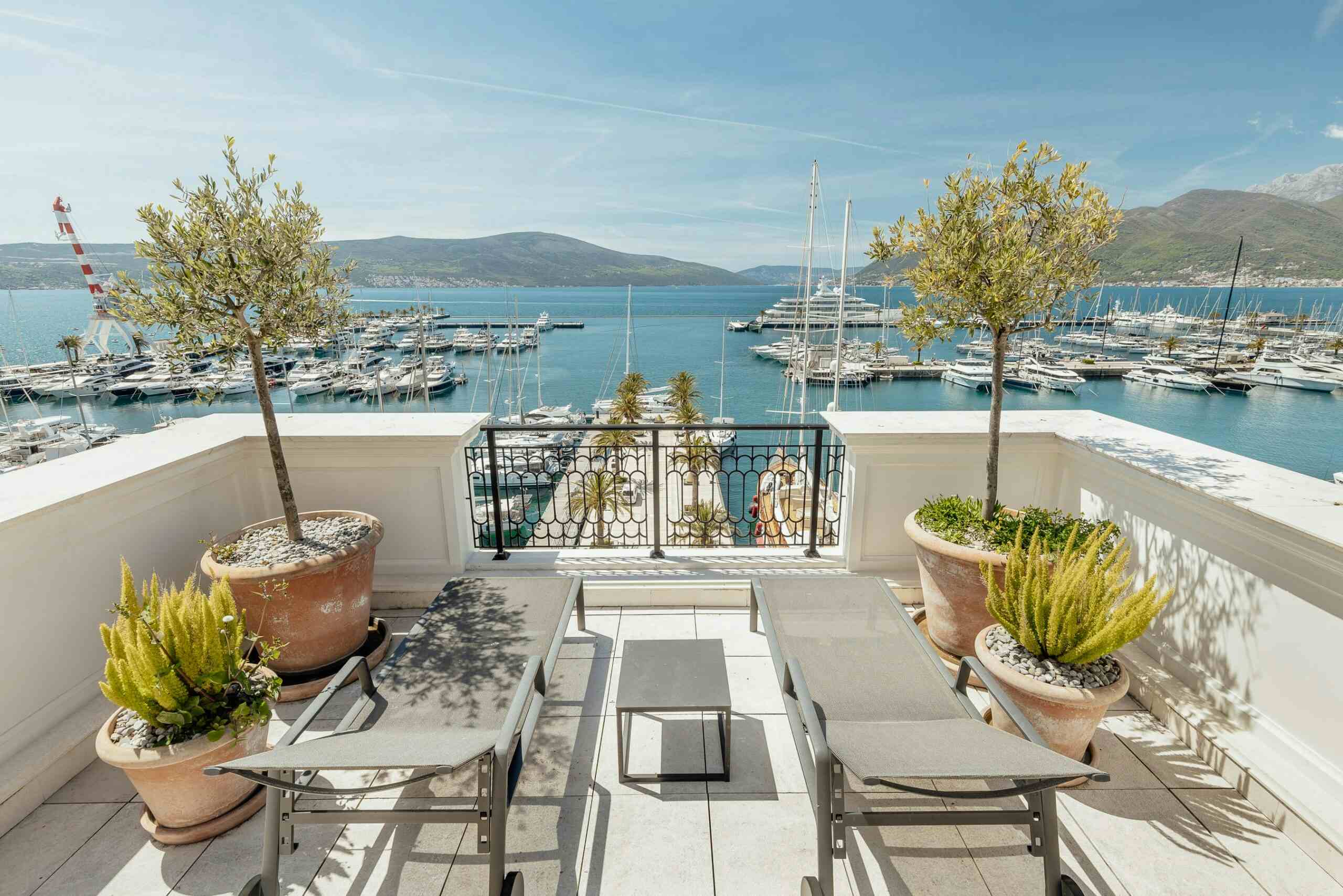 Luksuzni penthaus u sklopu hotela Regent 5* u Porto Montenegru 